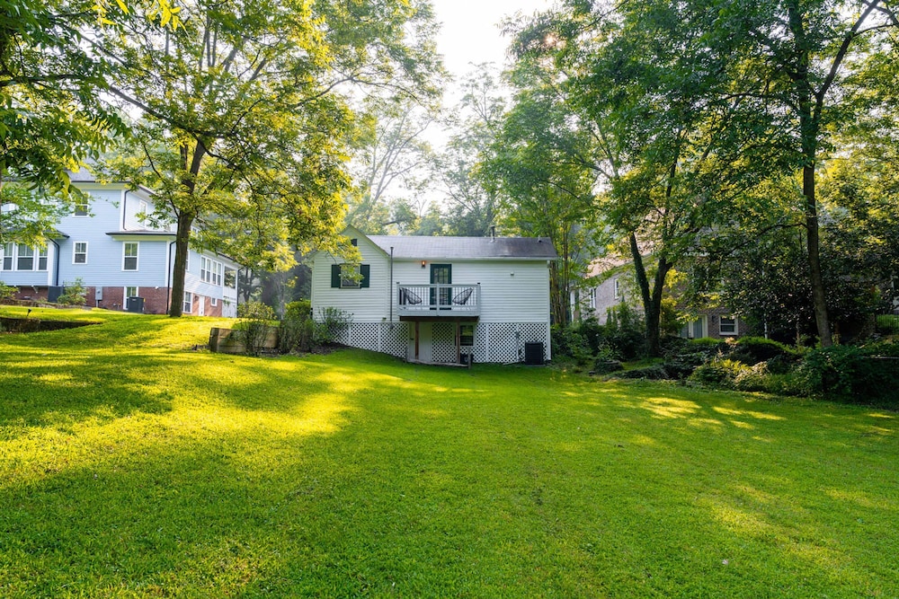 Private 1BR Cottage In Downtown Historic Norcross view 3