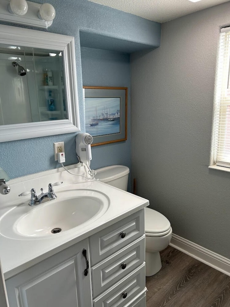 Oceanview Cabin 23 w Jacuzzi Remarkable Views