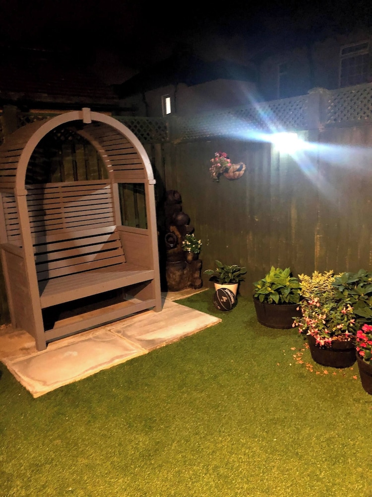 Private Flat in Wrose, Shipley, Bradford