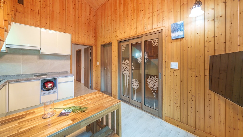 Gapyeong Sanchaek Glamping Pension
