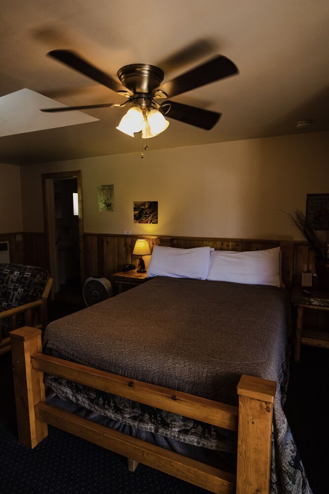 Embers Lodge and Cabins