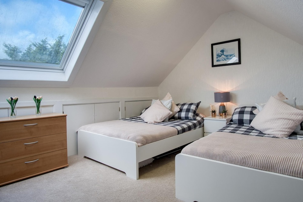 Taliesin - 5 Bedroom Holiday Home - Tenby