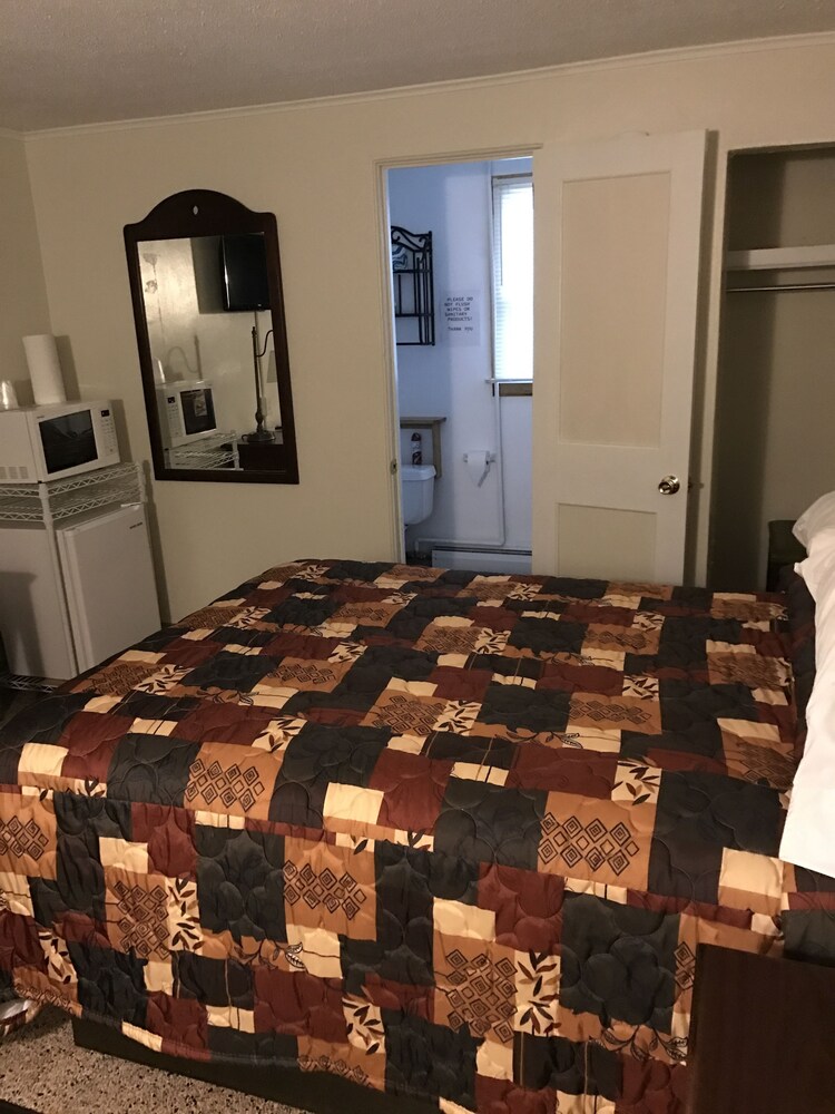 The Evergreen Motel