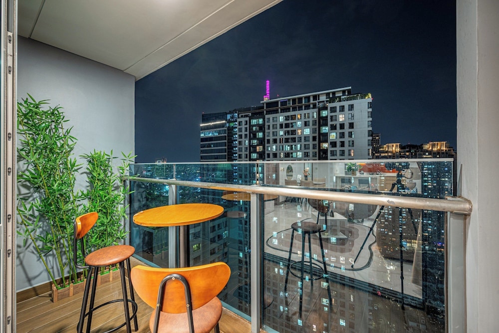 SUNWAH PEARL Premier Residence