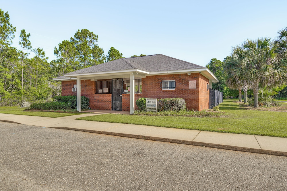5 Mi to Gulf Beaches: Coastal Alabama Home