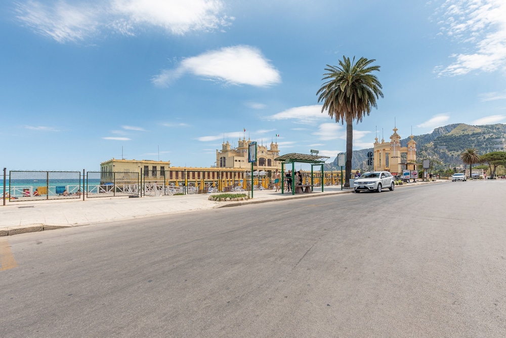 Villino Alice a Mondello by Wonderful Italy