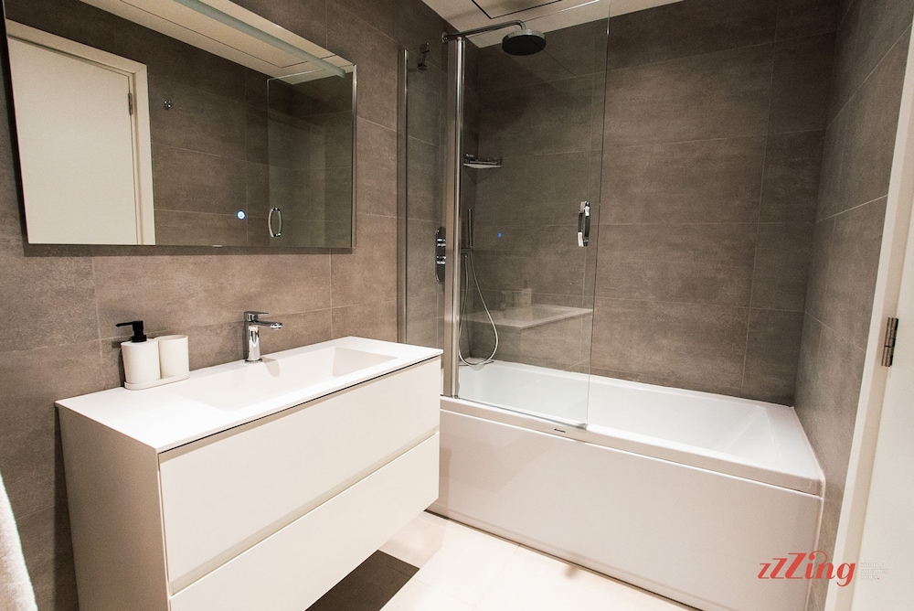 Luxury at Mercury Towers by Zaha Hadid Architects photo 4