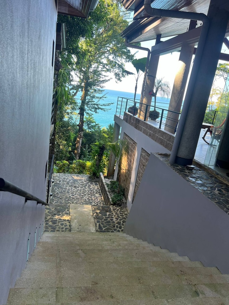 Luxurious Rainforest Retreat in Drake Bay, Osa, Costa Rica