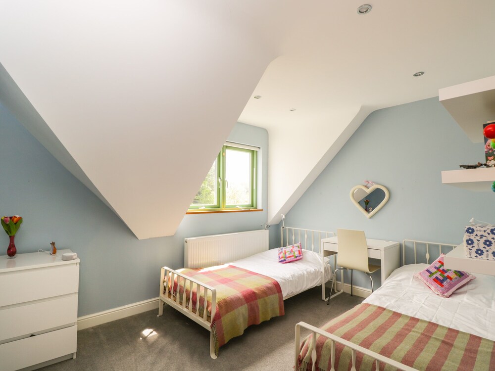 Innisfallen House