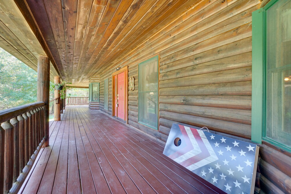Secluded Broken Bow Cabin w/ Fire Pit and Deck! view 3