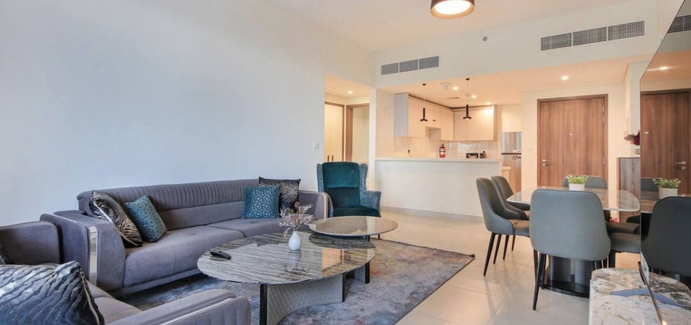 Lux 1BR w World Highest Sky Track Rooftop Pool