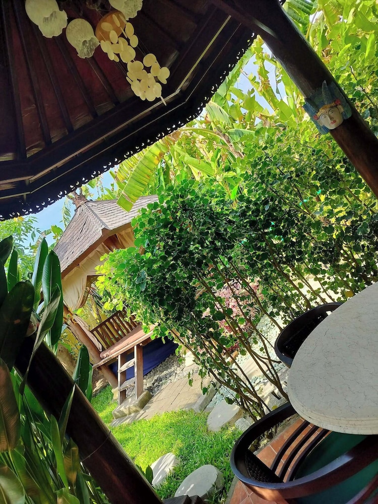 Villa Layang Bulan for men