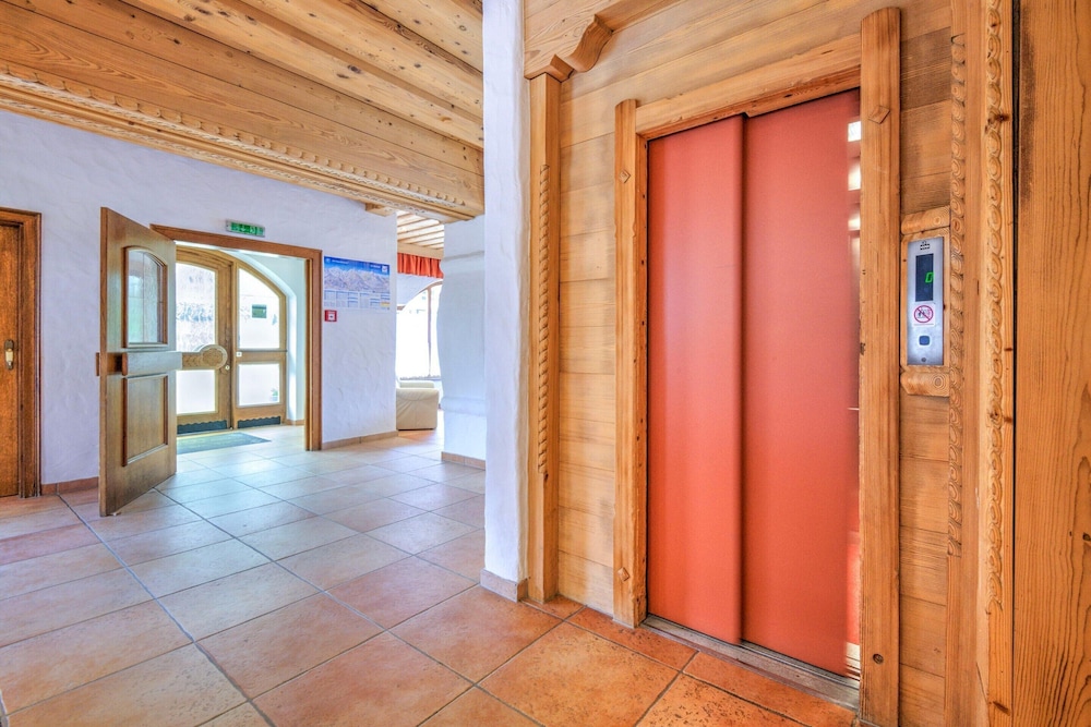 Tranquil Mountain Stay, Central & Sunny