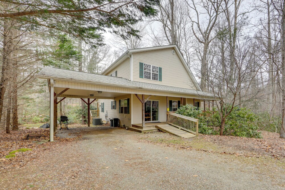 Play & Unwind! Home w/ Hot Tub in Maggie Valley