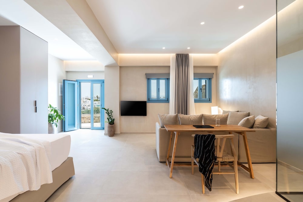 Aura Suites Paros view 4
