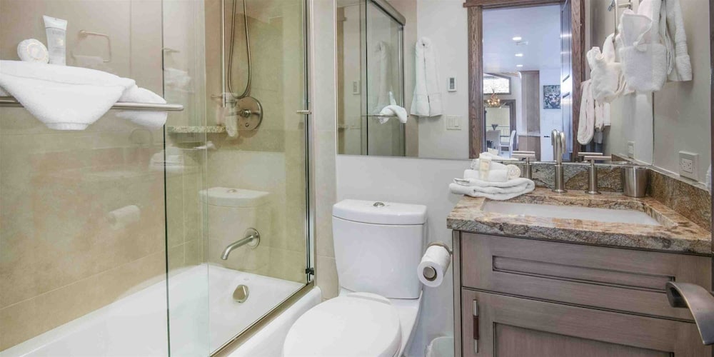 Luxury 3 Bedroom Condo in the Heart of Vail Village