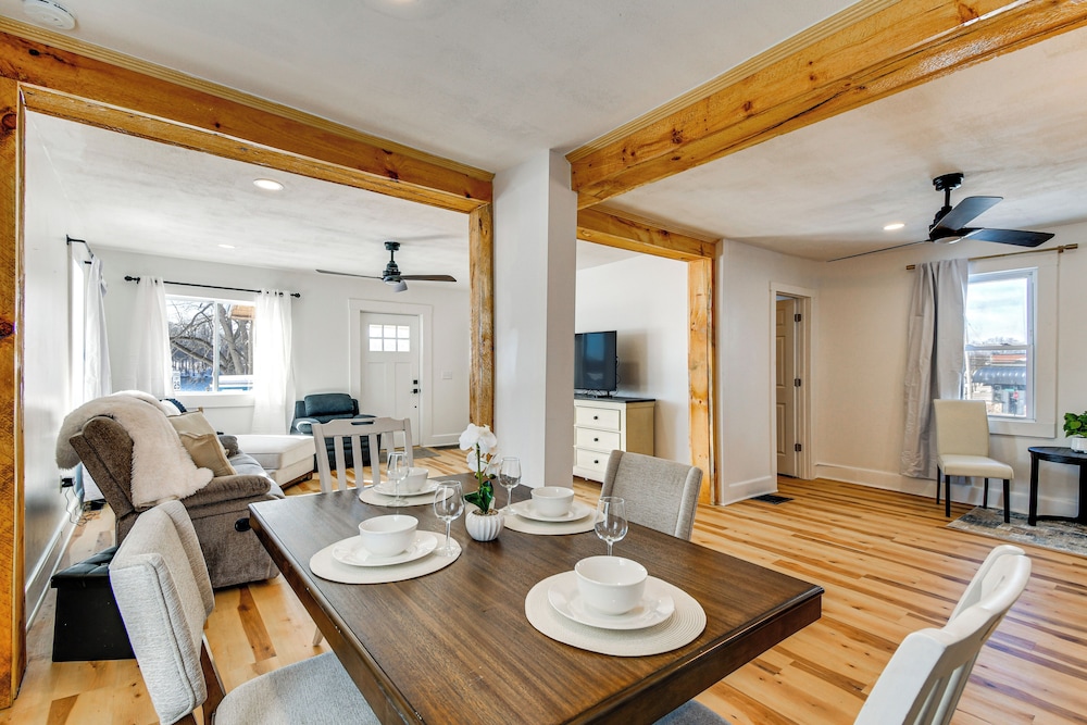 Marina Views, Walk to Dining: Oswego River Escape!