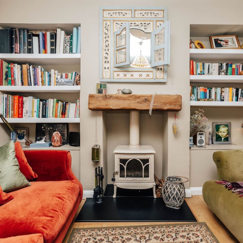 The Limes-3 bed Central Henley view 3