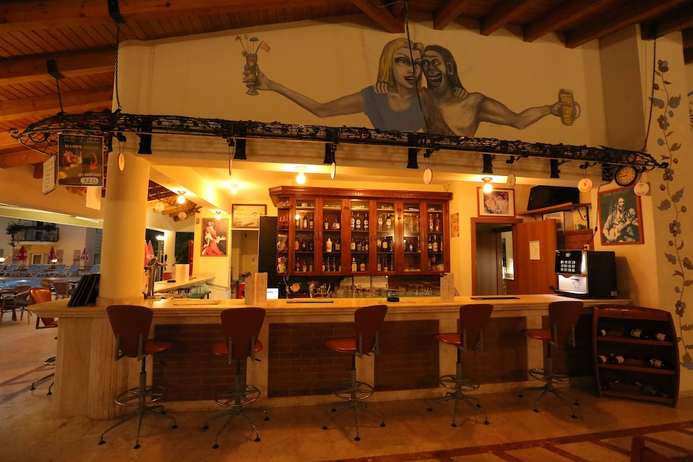 Mavruka Hotel - Image 33