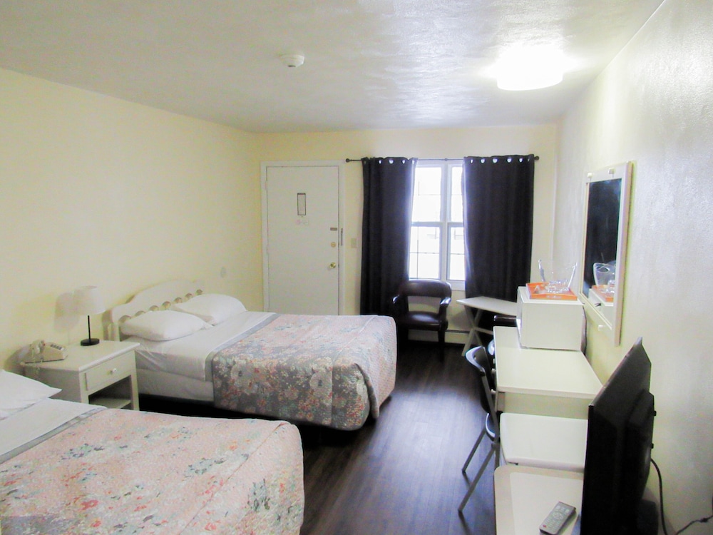 Brewer Motor Inn