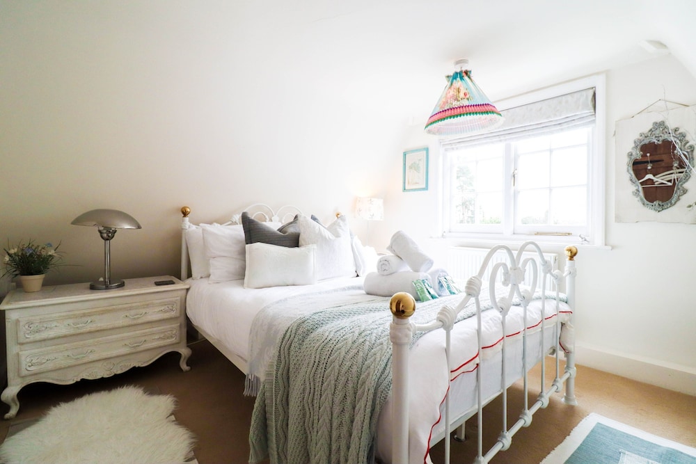 Charming Period Cottage With Free Wifi