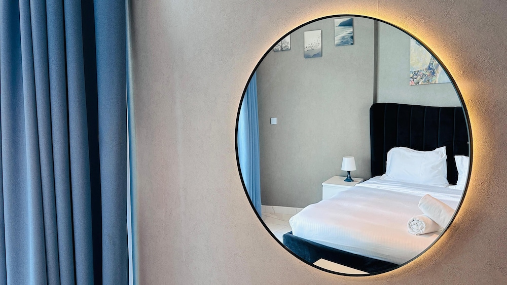 Premium 2 Bed Millennium Apartment