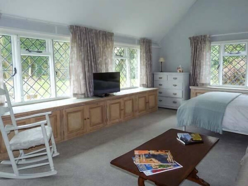 Standard Hill Cottage view 3