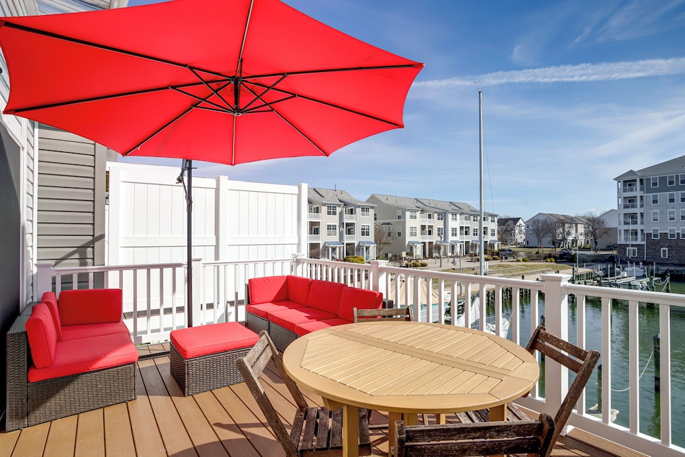Walk to Dtwn: Waterfront Eastern Shore Townhome!