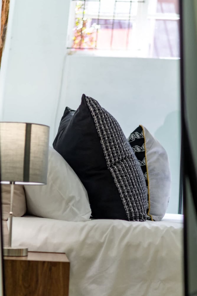 Funky Pet Friendly 2-bedroom Escape Bo-kaap