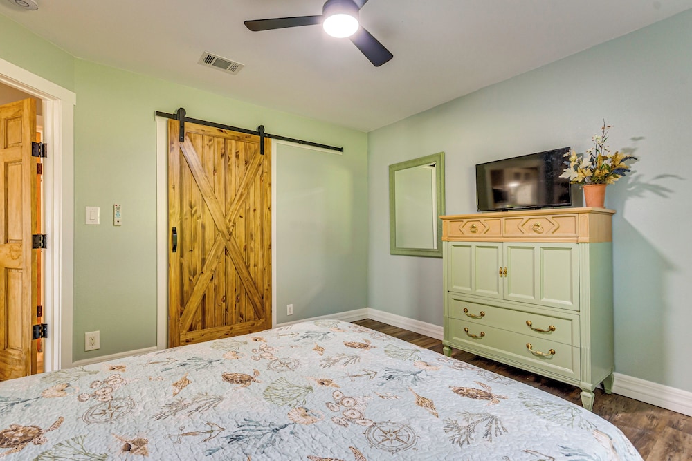 Bayfront Milton Retreat With Dock & Game Room