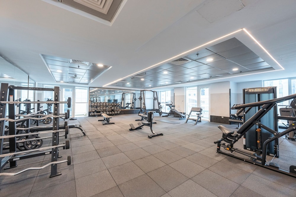 Cozy 1-bedroom Apartment for 4 in Dubai Marina