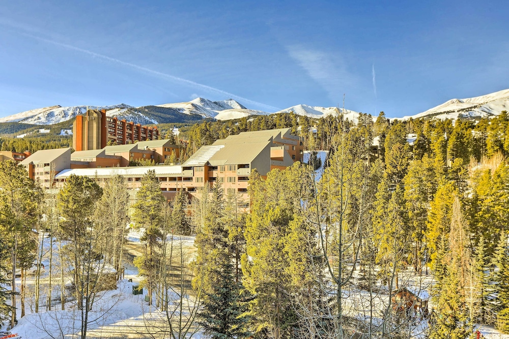 Ski-in Penthouse in Breckenridge w/ Pool Access! view 3