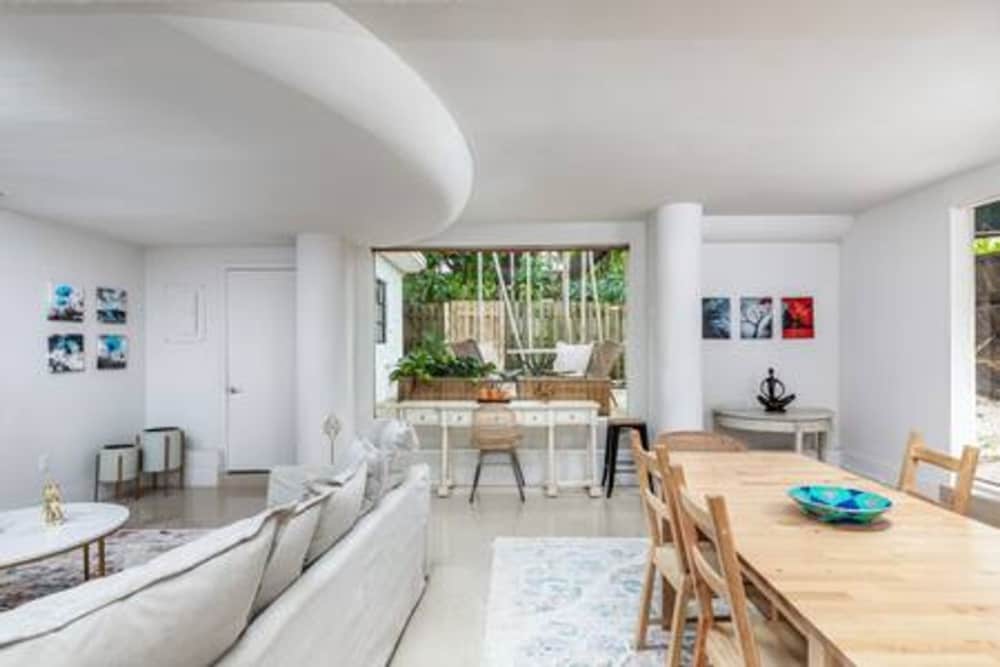 1720 Wa Kee 1B 4 Queen Beds Sleep 8 Pool Parking Wi-fi Patio