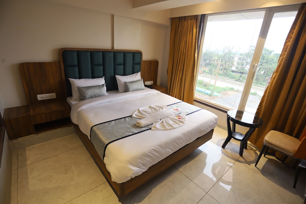 Hotel Status Inn