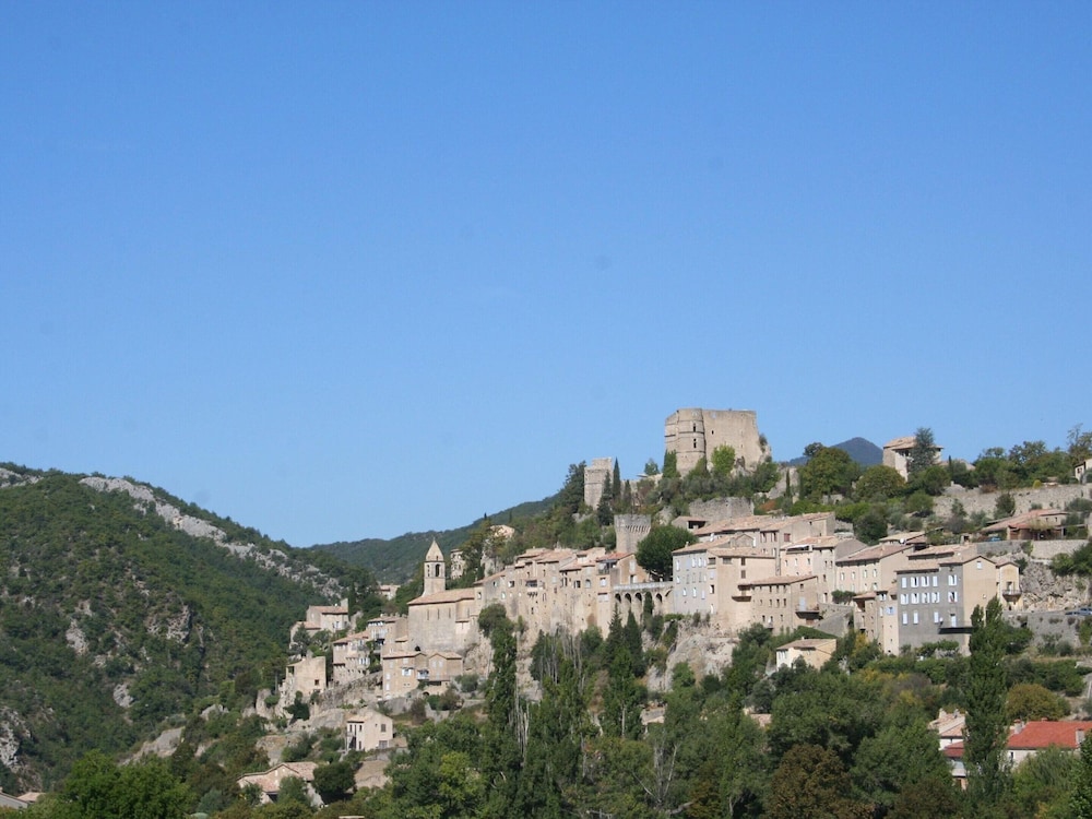 Cosy Flat in a Drome Chateau With Pool