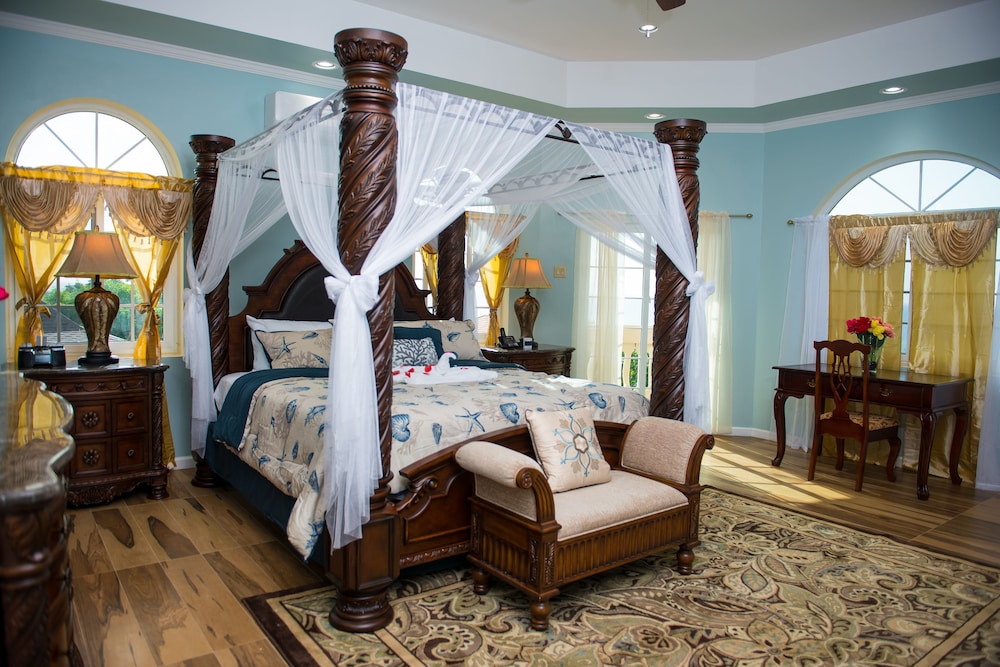 Villa Sweet Villa