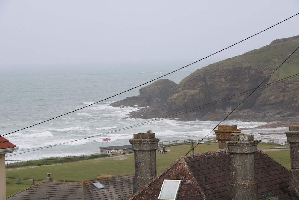 3 Praa Cove