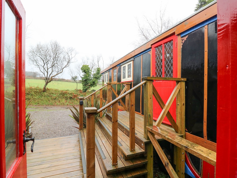 Dolly the Circus Wagon