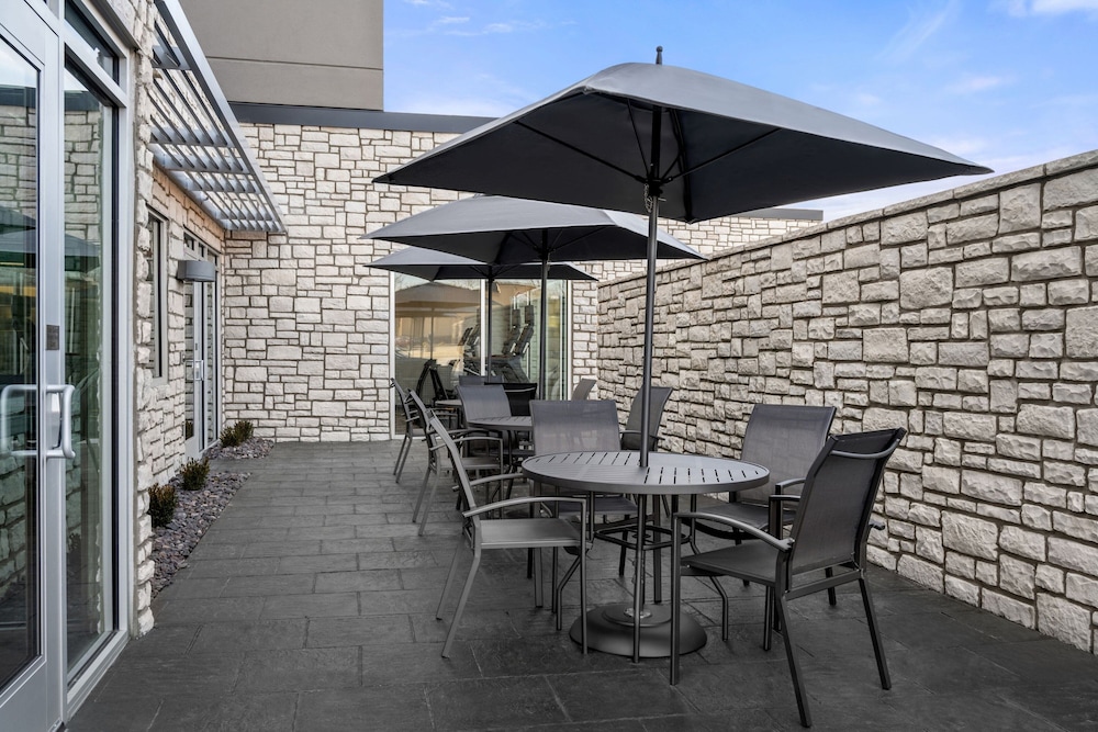 Cape Girardeau Vacations - Fairfield Inn  Suites by Marriott Cape Girardeau - Property Image 2