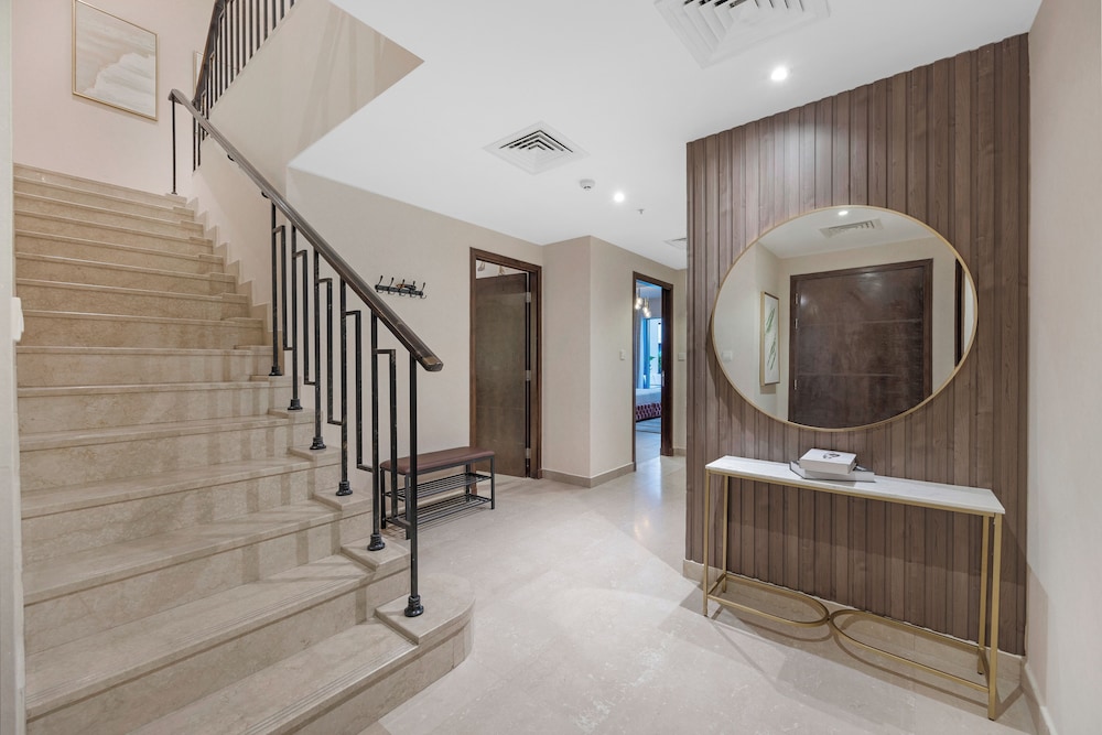 Durrani Homes - The Luxe Retreat 4BR Podium villa with private Jacuzzi and Burj Khalifa View