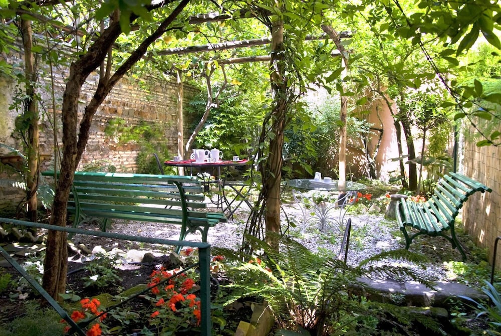 Rome With a Garden Delightful 1 Bedroom Apartment With Private Garden in Historic Trastevere en Rome