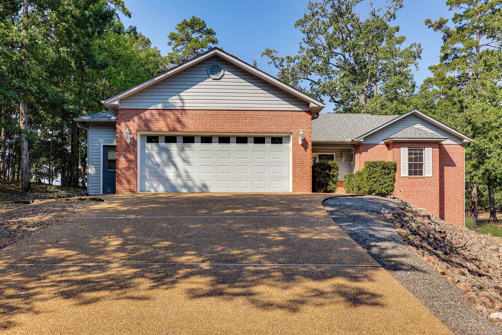 Golf, Fish & Hike: Hot Springs Village Home!