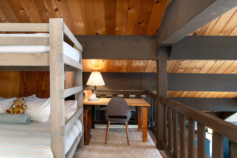 Awesome House Above The Lake/pets Welcome 2 Bedroom Home by Bear Valley Vacation Rentals