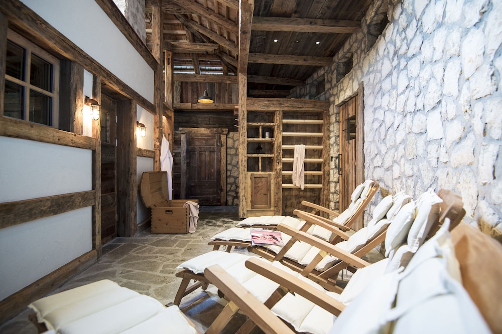 Post Alpina - Family Mountain Chalets