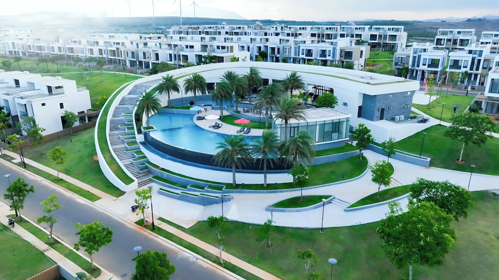 Life Travel Villa - Novaworld Phan Thiet view 5