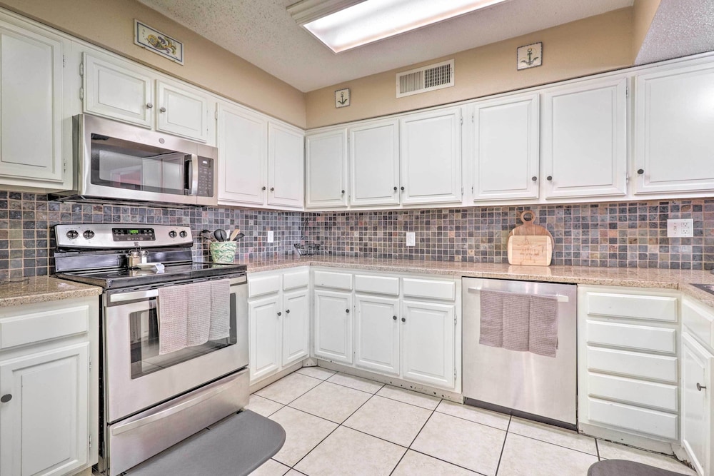 Lakefront Home w/ Point Venture Golf Access! - Property Image 32