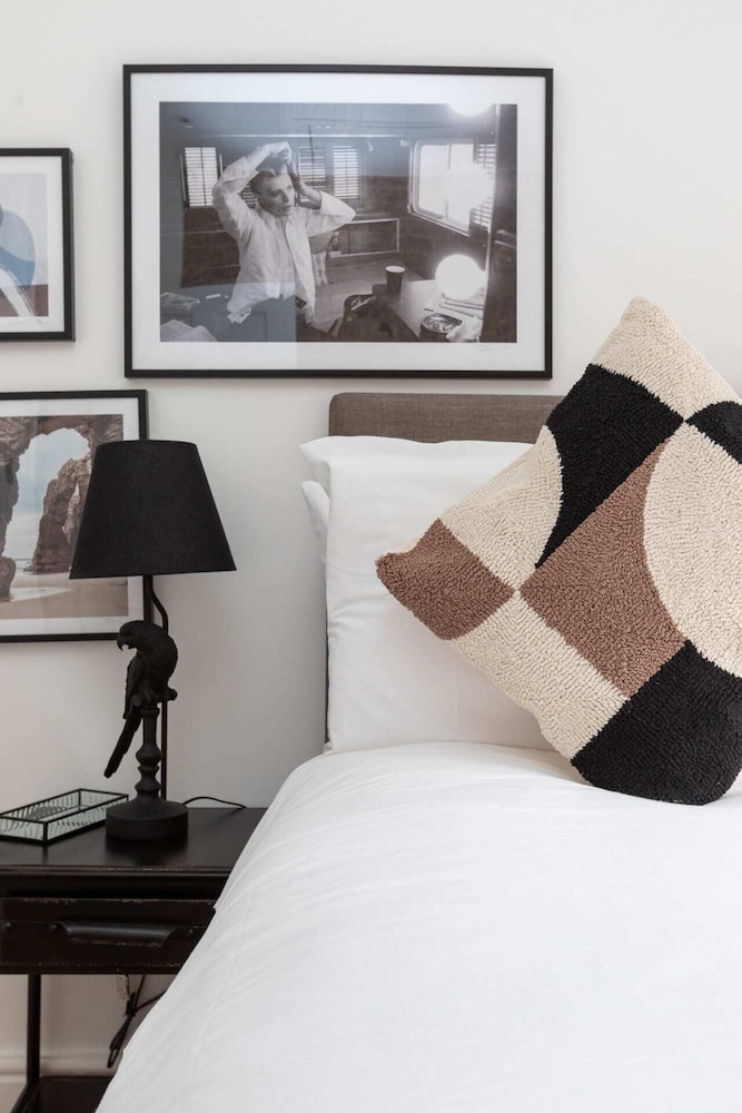Stylish 2 Bedroom Apartment Near Oxford Street