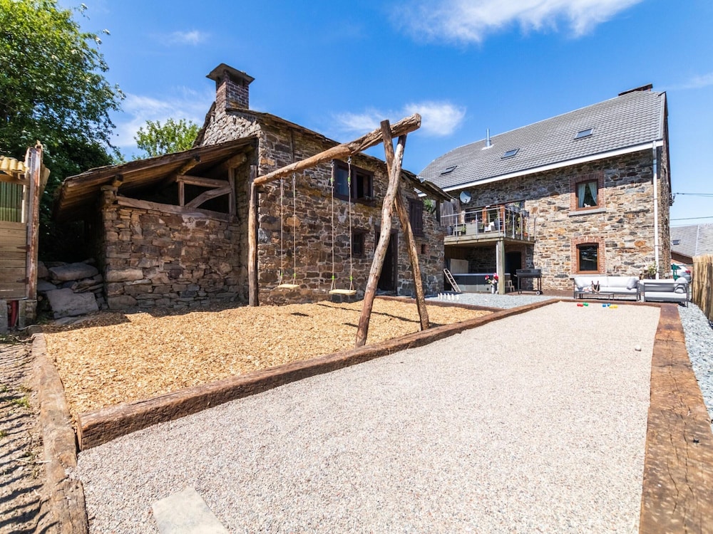 Country House Near Coo Waterfalls With Jacuzzi
