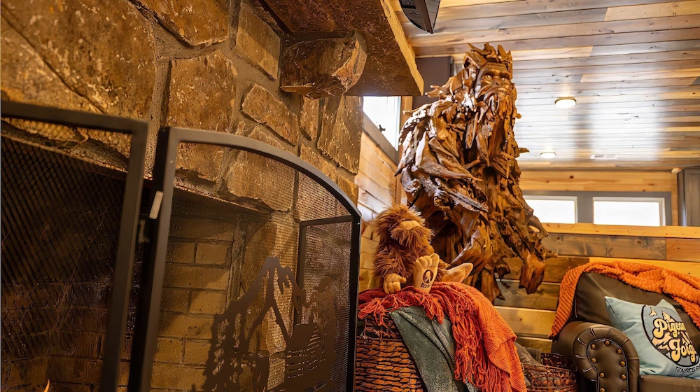 Bigfoot Bunkhouse Pool Views Theater Arcade Firepit Book Now