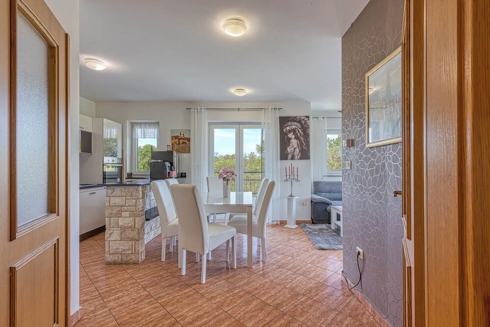 Sea Breeze Residence Mariella